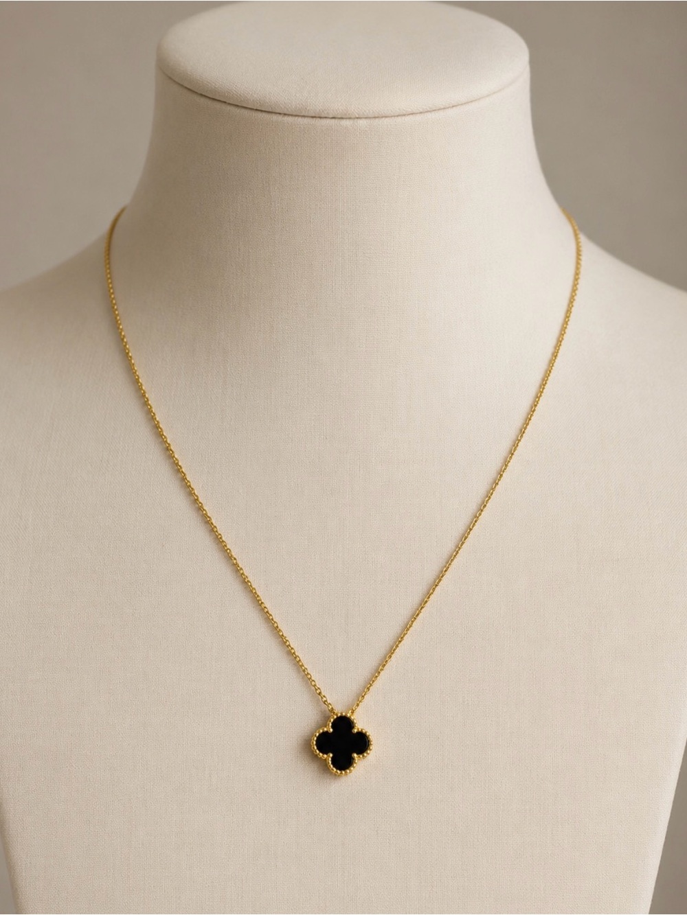 Gold and black clover necklace vanclefe lookalike